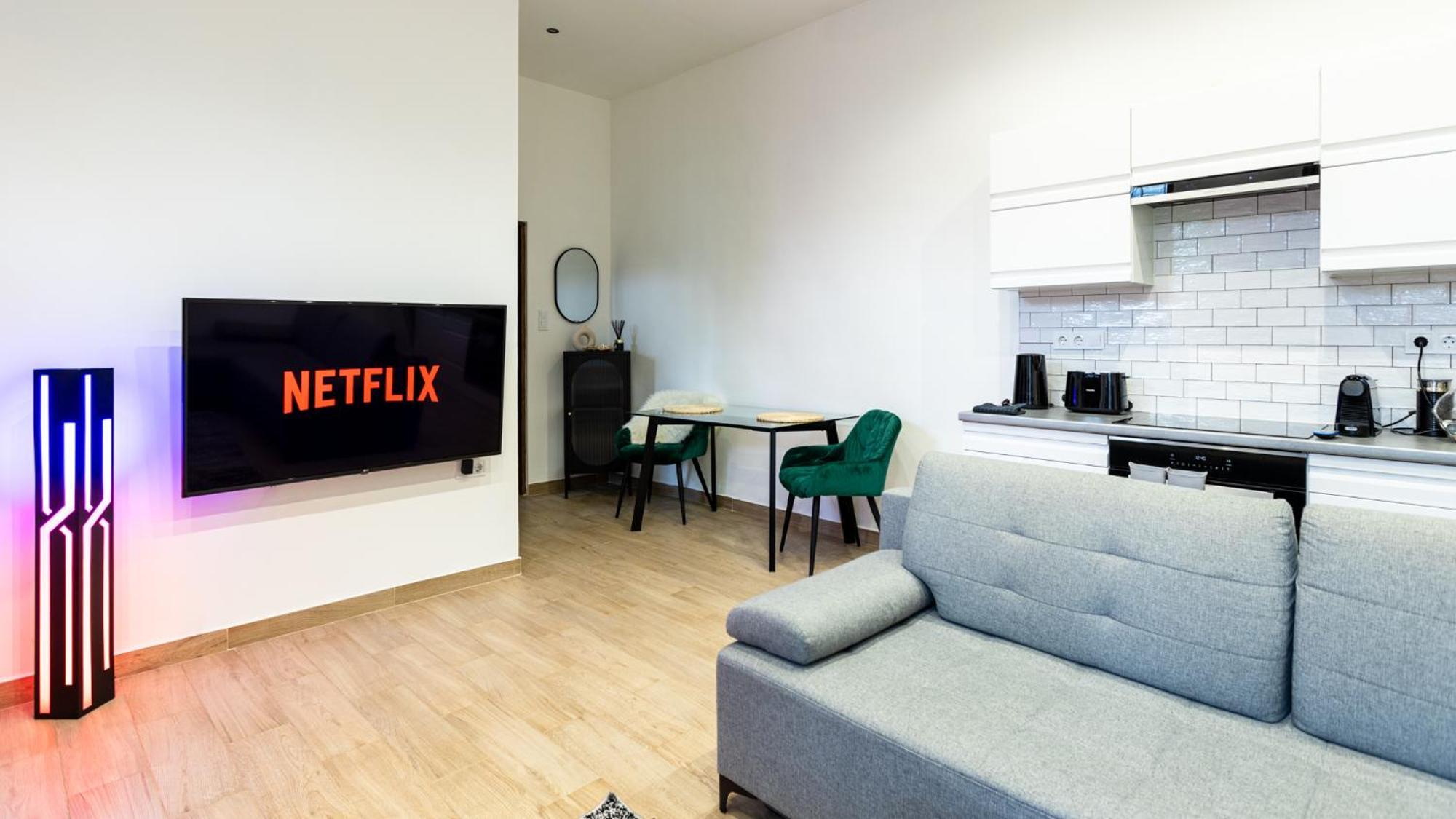 Devai With Free Netflix Near The Westend City Center Apartamento