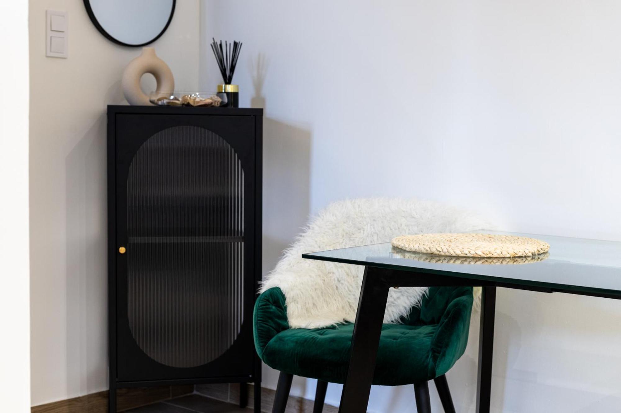 Devai With Free Netflix Near The Westend City Center Apartamento